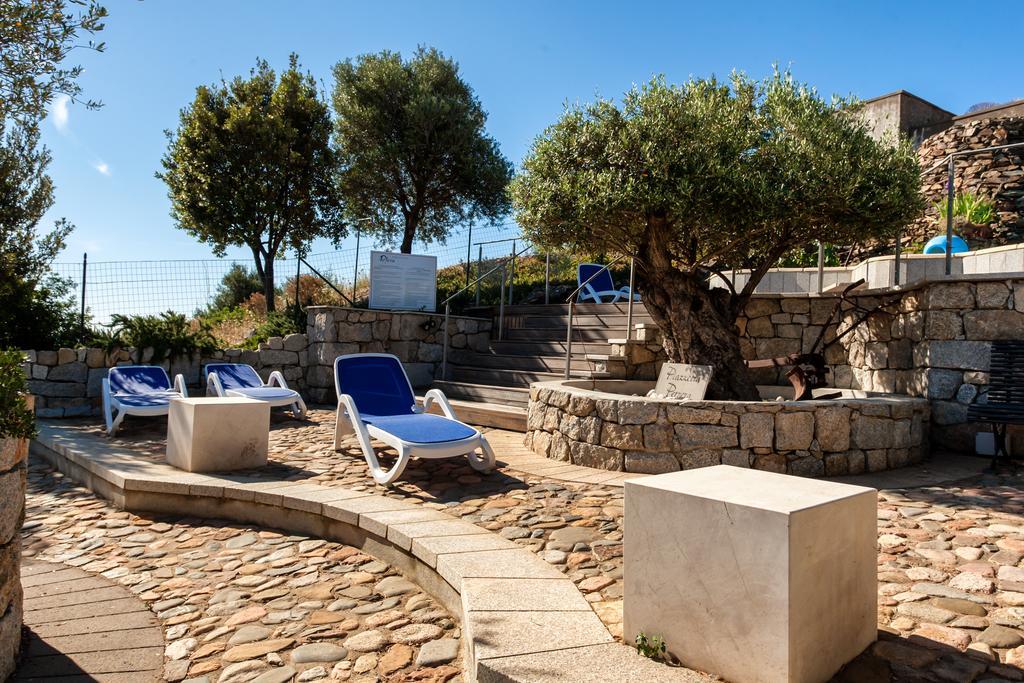 Residenza Petrera Aparthotel Muravera Buitenkant foto