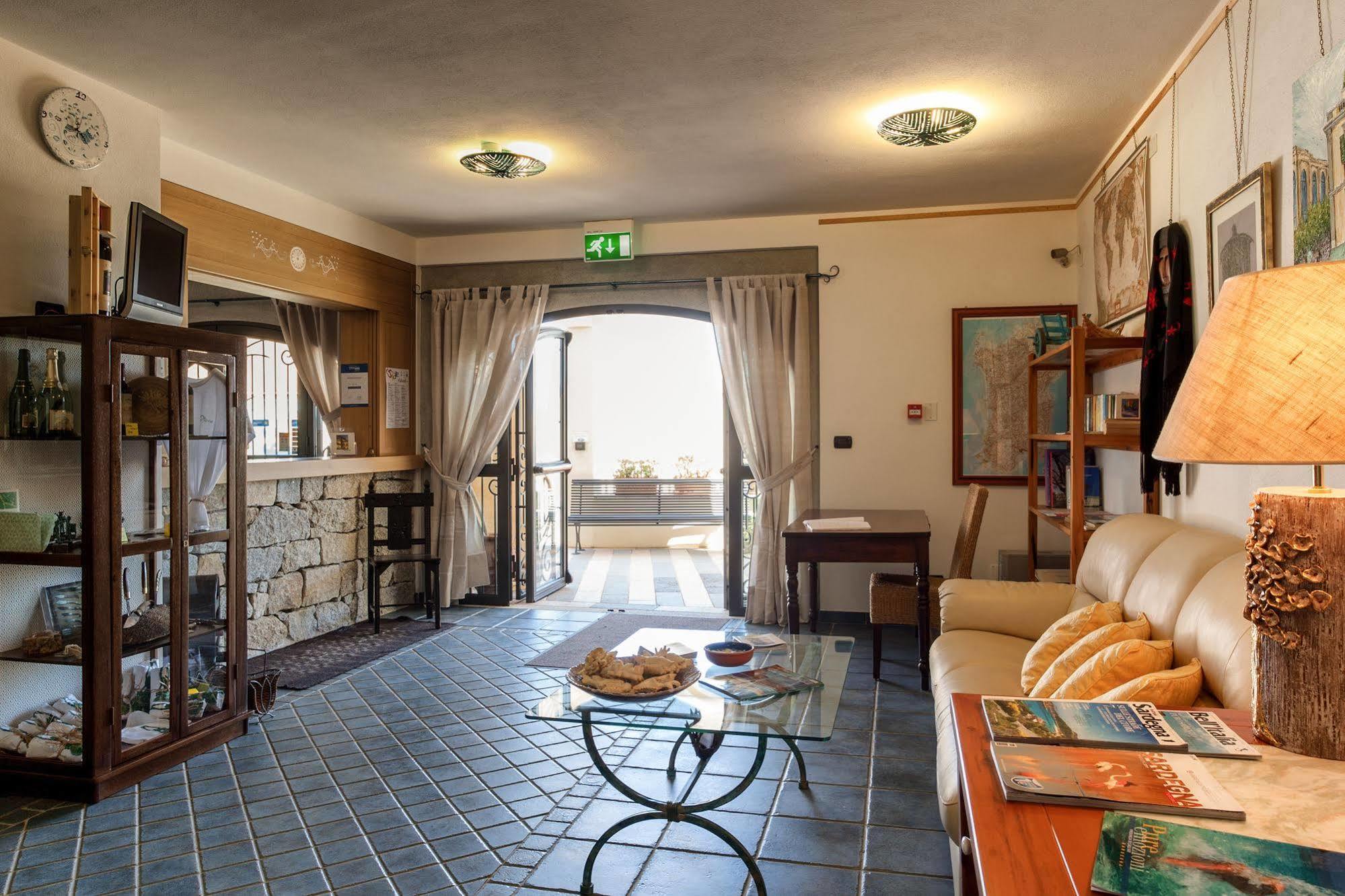 Residenza Petrera Aparthotel Muravera Buitenkant foto